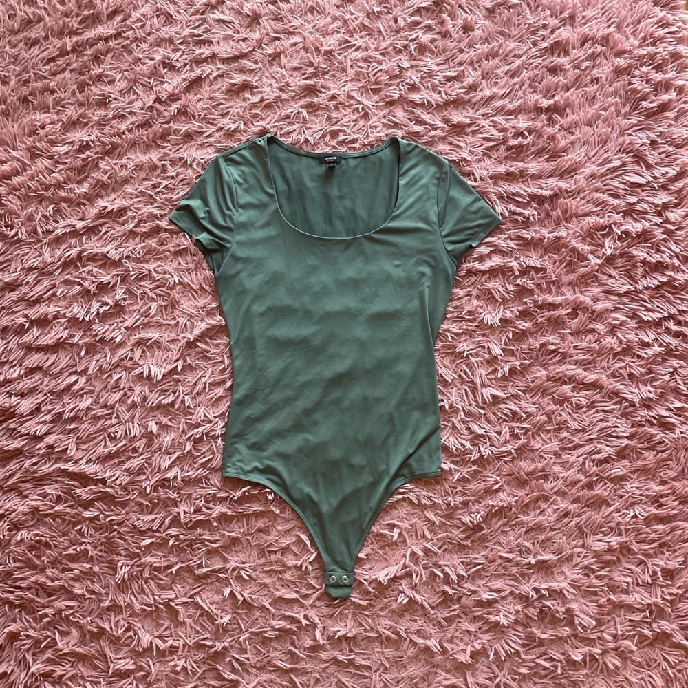 EXPRESS green scoop neck bodysuit